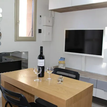 Maison Avec Terrasse, Piscine, Clim Et Parking - - Fr-1-229-779 그륏상