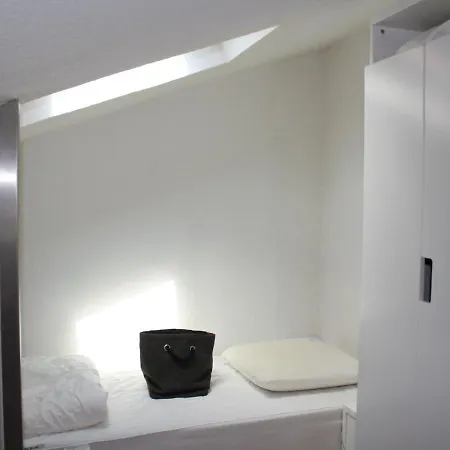 Maison Avec Terrasse, Piscine, Clim Et Parking - - Fr-1-229-779 *